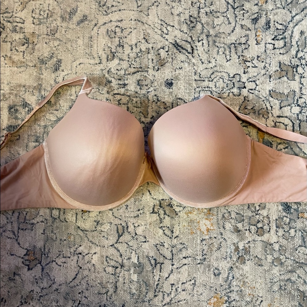 Victoria’s Secret Body by Victoria’s Secret bra